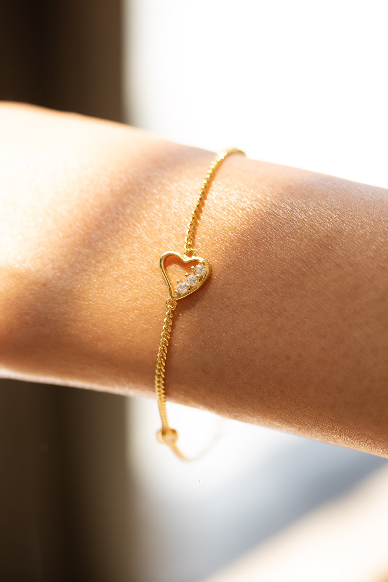 Pulsera corazón baño de oro 18 kilates corazón mujer zirconias cristales