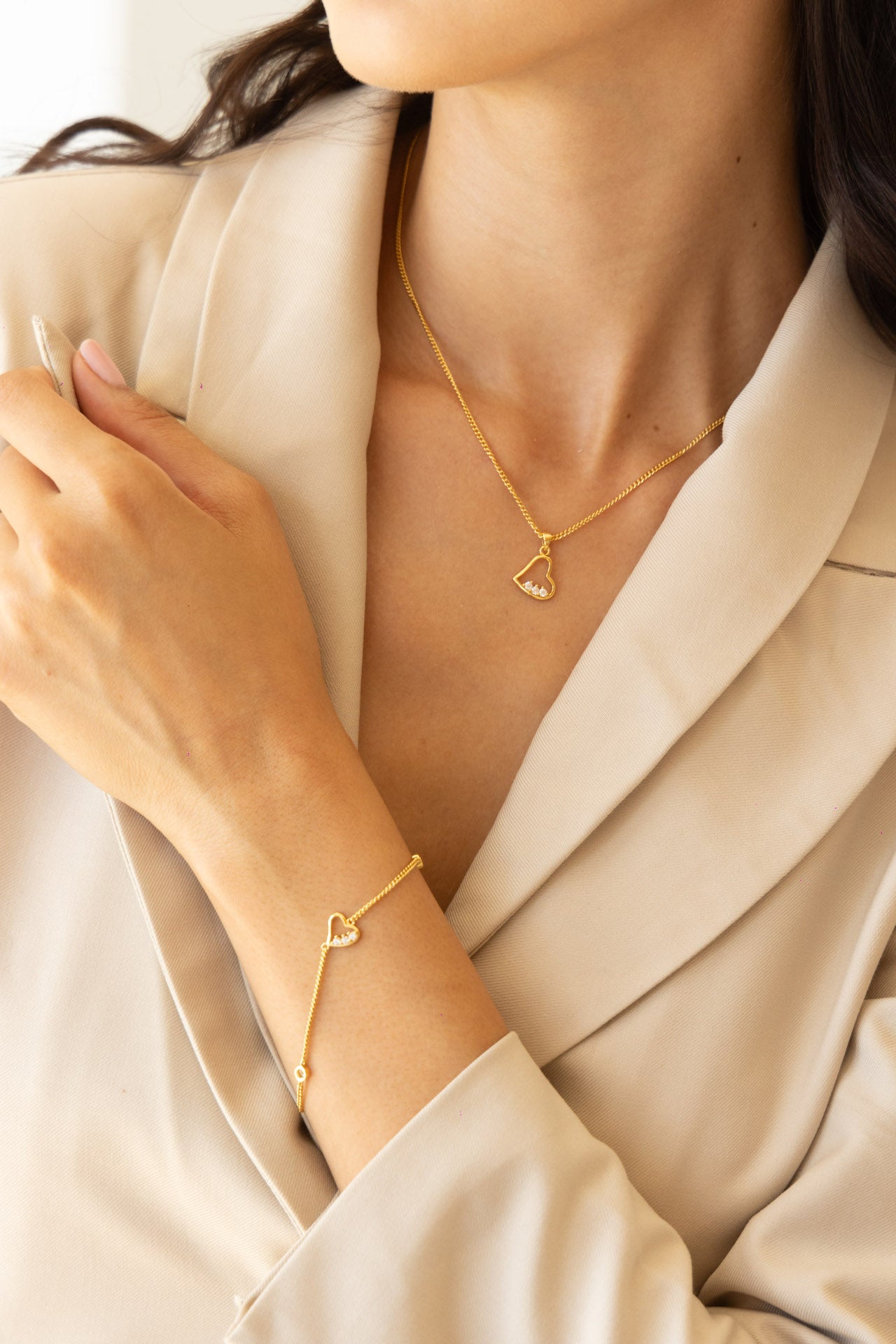 Pulsera corazón baño de oro 18 kilates corazón mujer zirconias cristales