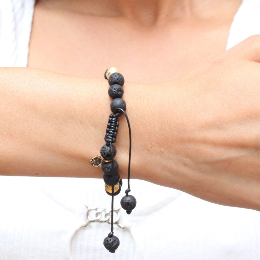 Pulsera Mauna pulsera piedra volcanica y baño de oro enchapado 24k para hombre y mujer elegante casual ajustable - Glowa